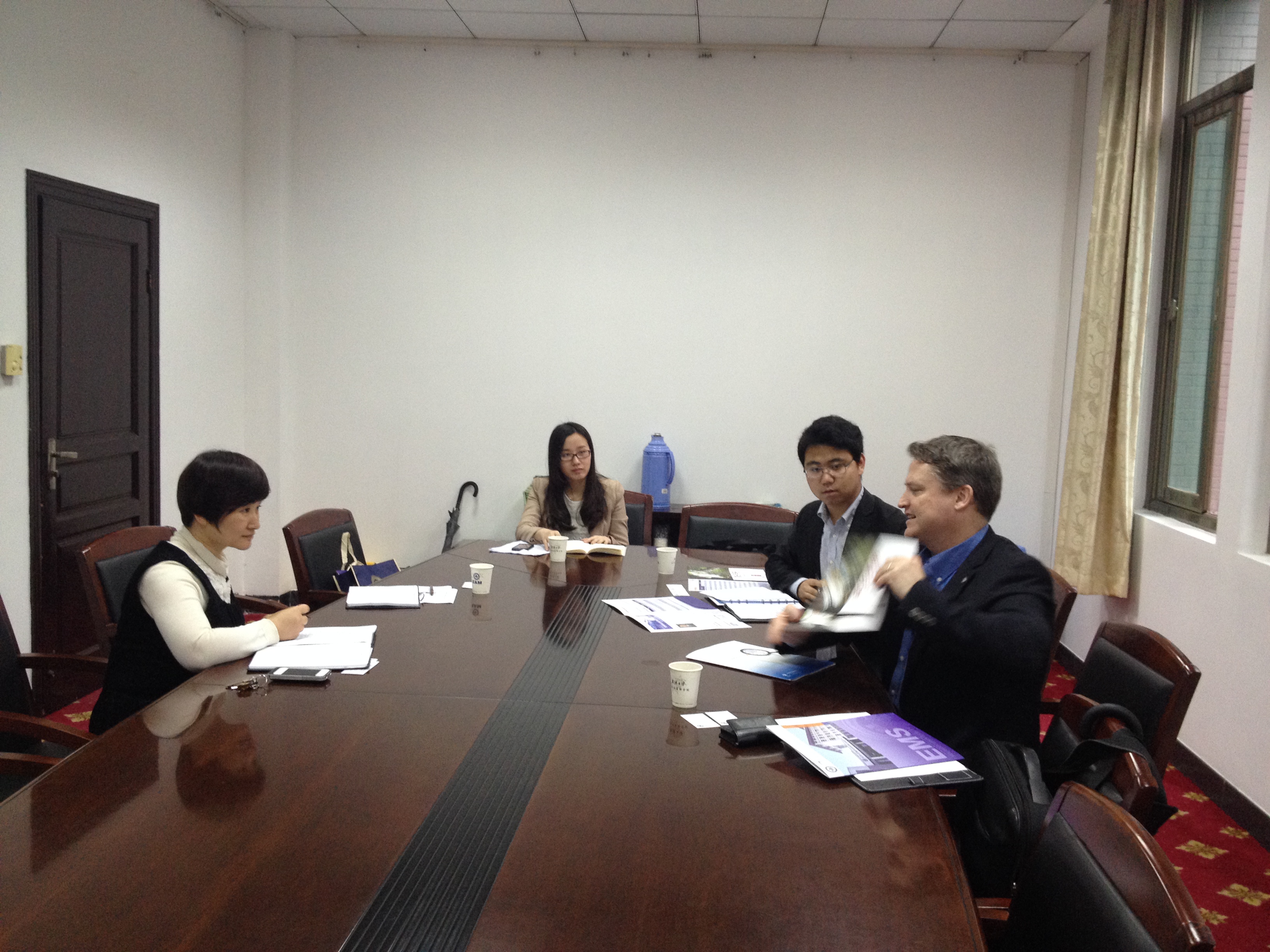 照片：2014.4.15加拿大维多利亚大学商学院代表团访问一楼一凤
.JPG