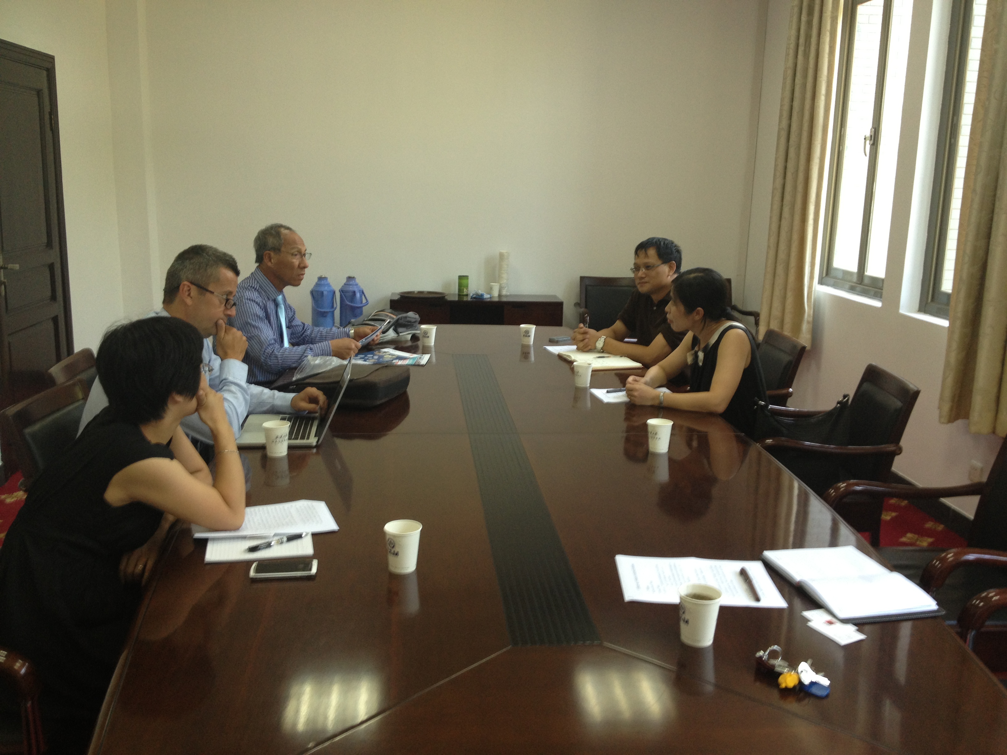 2013-8-30法国图卢兹副校长访问一楼一凤
.JPG